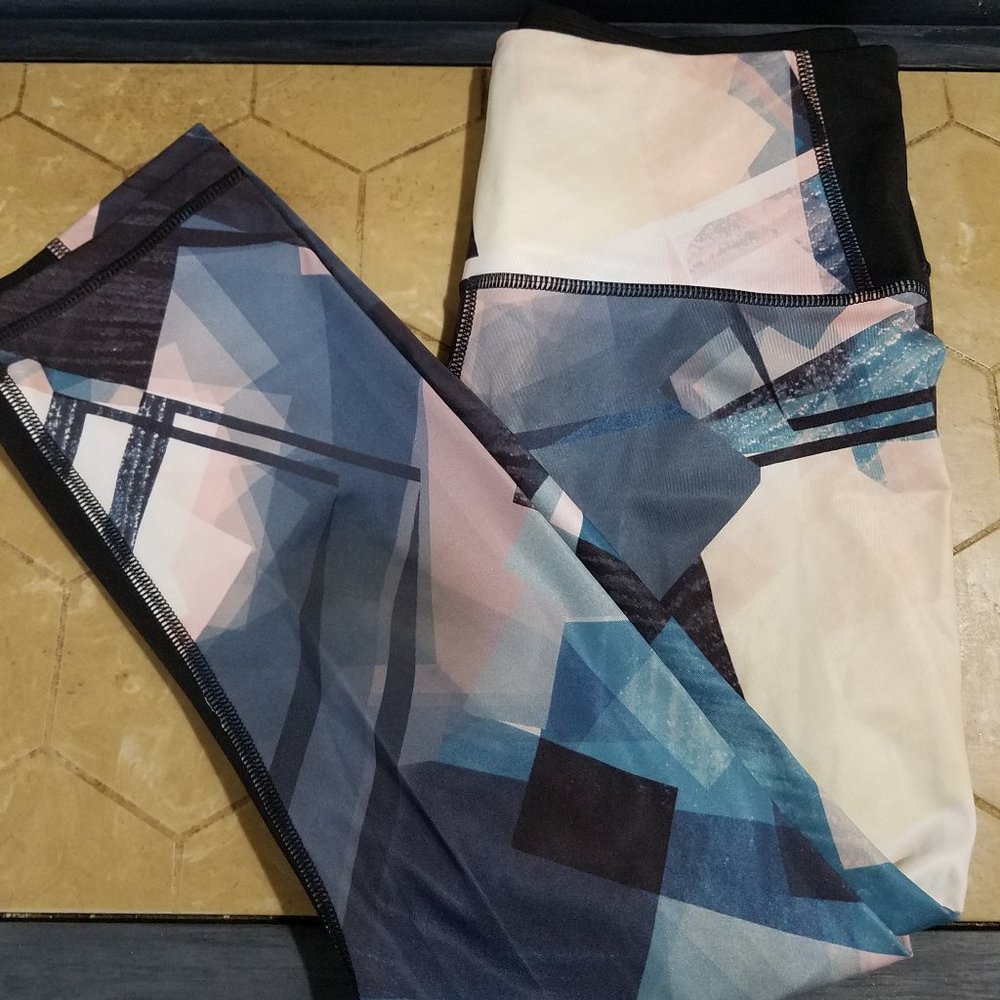 Womens Lucy yoga capris